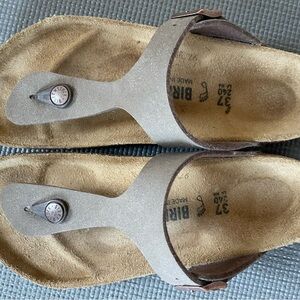 Birkenstock Gizeh in Mocha size 37/7 M